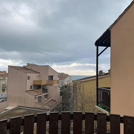 2 Pieces Climatise, 4e Etage, Terrasse, A Pied Des Commerces Et - Fr-1-749-38 Агд