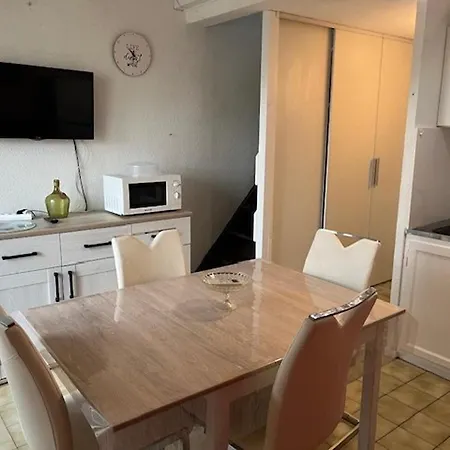 2 Pieces Climatise, 4e Etage, Terrasse, A Pied Des Commerces Et - Fr-1-749-38 Апартаменти